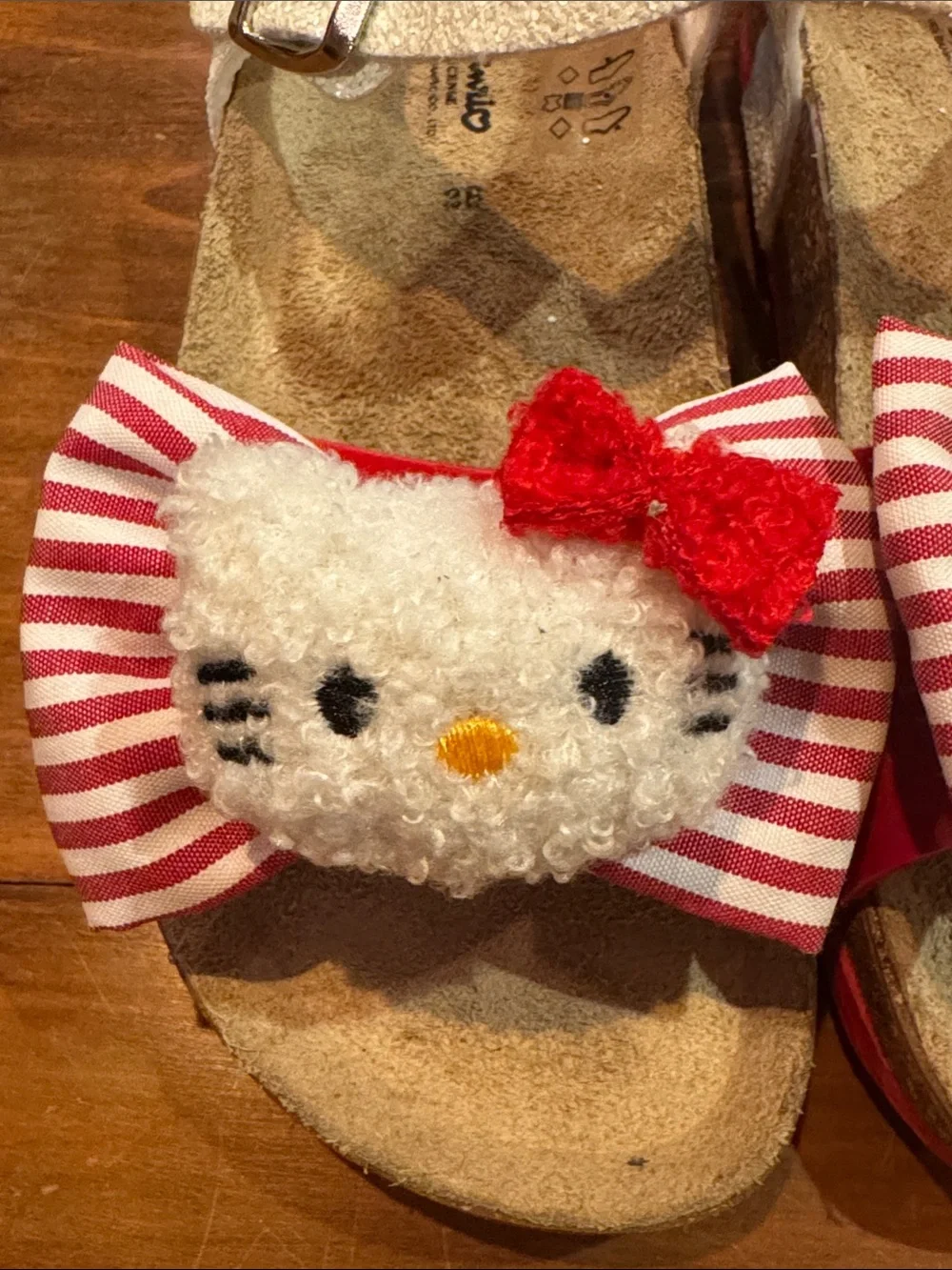 NEW MonnaLisa x Hello Kitty Red White Bow Sandal 38 Girls 5 Women’s 7.5 Sparkle